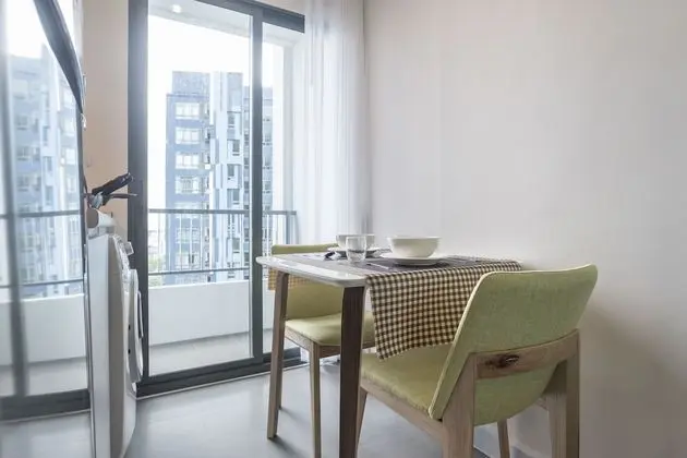 1 Bedroom Condo
