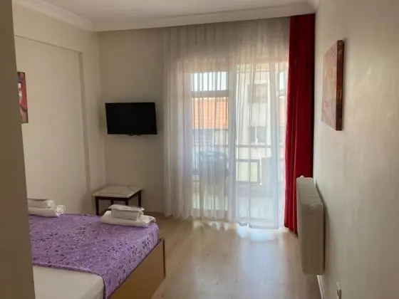 Triple, Kara Manzaralı, Mutfaklı