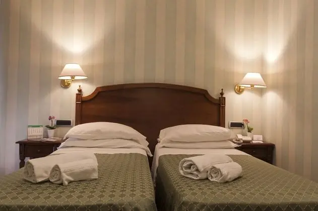 Comfort Tek Büyük Yataklı Oda