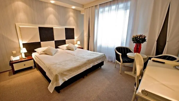 Comfort Room Double Use