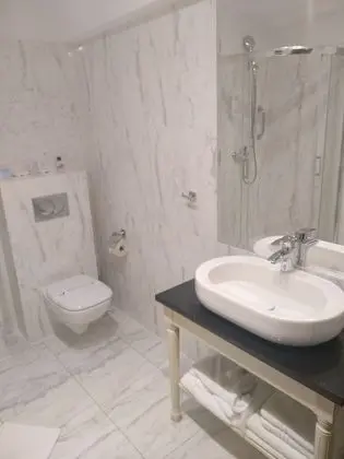 Comfort Room Double Use