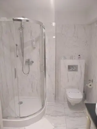 Comfort Room Double Use