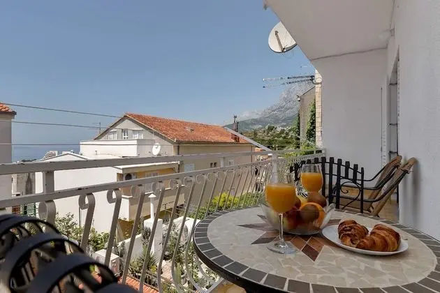 Apart Daire (Prgo - close to center & parking - A()