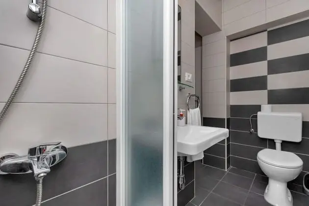 Apart Daire (Prgo - close to center & parking - A()