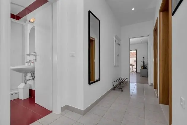 Apart Daire (Prgo - close to center & parking - A()