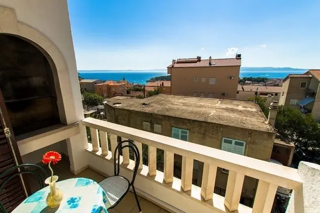 Apart Daire (Prgo - spacious with view & parking -)