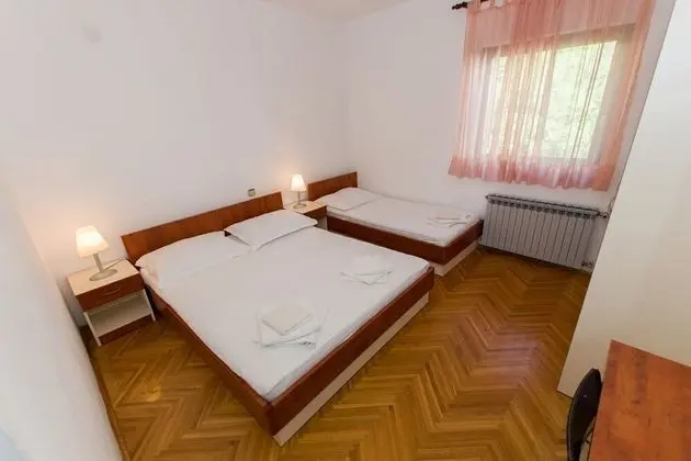 Apart Daire (Prgo - spacious with view & parking -)