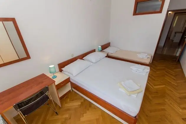 Apart Daire (Prgo - spacious with view & parking -)