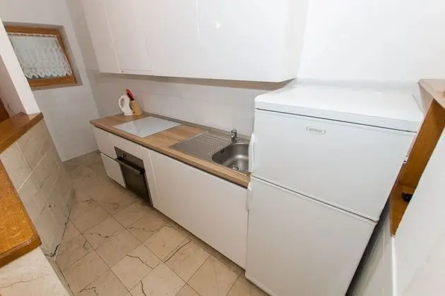 Apart Daire (Prgo - spacious with view & parking -)