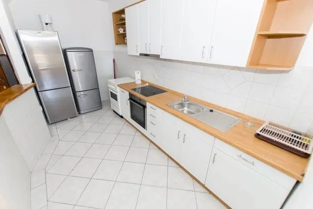 Apart Daire (Prgo - spacious with view & parking -)