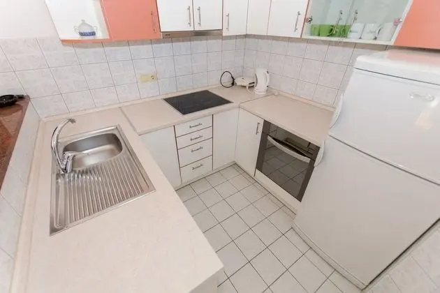 Apart Daire (Prgo - spacious with view & parking -)