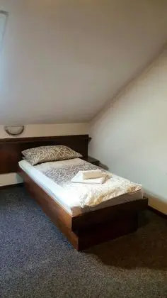 Büyük Yataklı Tek Kişilik Oda