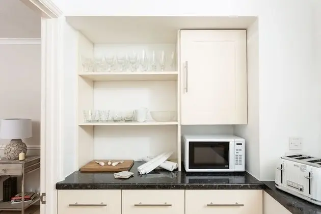 Luxury Ev, Özel Banyo (free on street parking)