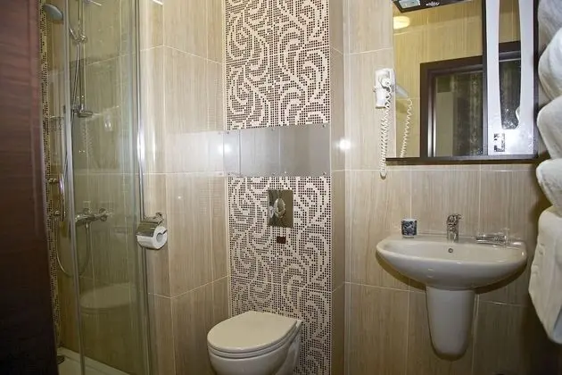 Standard Tek Büyük veya İki Ayrı Yataklı Oda, Kısmi Deniz Manzaralı