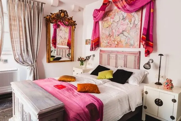 Comfort Tek Büyük veya İki Ayrı Yataklı Oda