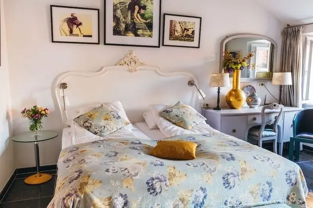 Comfort Tek Büyük veya İki Ayrı Yataklı Oda