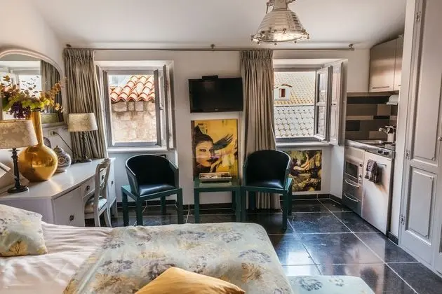 Comfort Tek Büyük veya İki Ayrı Yataklı Oda
