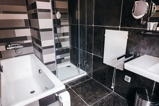 Comfort Tek Büyük veya İki Ayrı Yataklı Oda