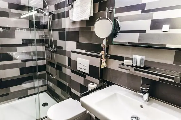 Comfort Tek Büyük veya İki Ayrı Yataklı Oda