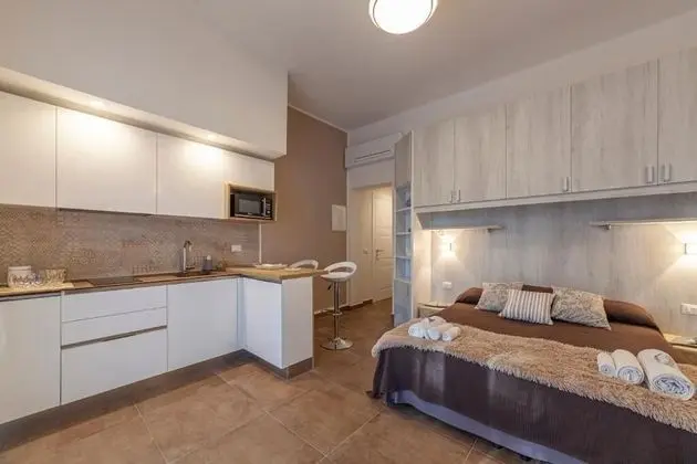 Stüdyo, Bahçe Manzaralı