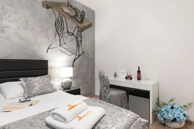 Deluxe Tek Büyük Yataklı Oda