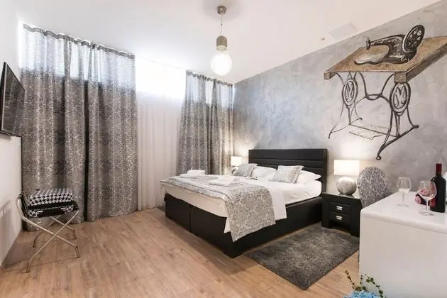 Deluxe Tek Büyük Yataklı Oda