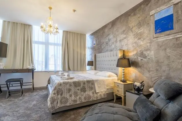 Deluxe Luxury Suite with City View