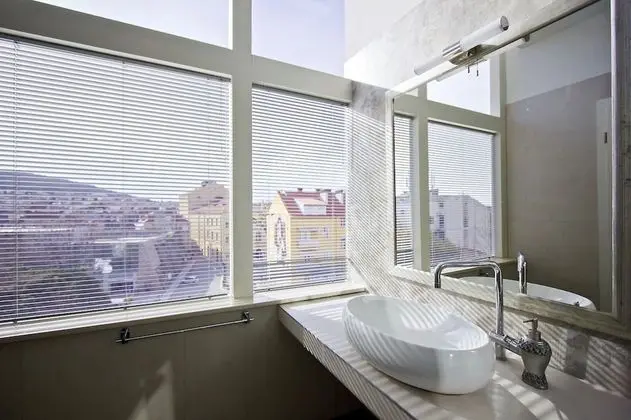 Deluxe Luxury Suite with City View