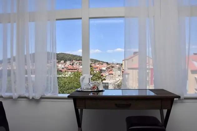 Deluxe Luxury Suite with City View