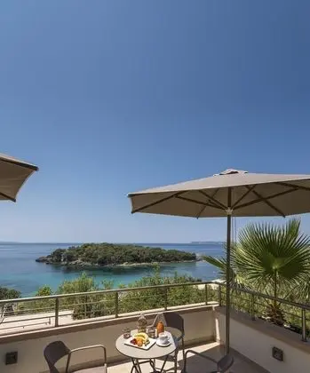 Junior Süit, Kısmi Deniz Manzaralı