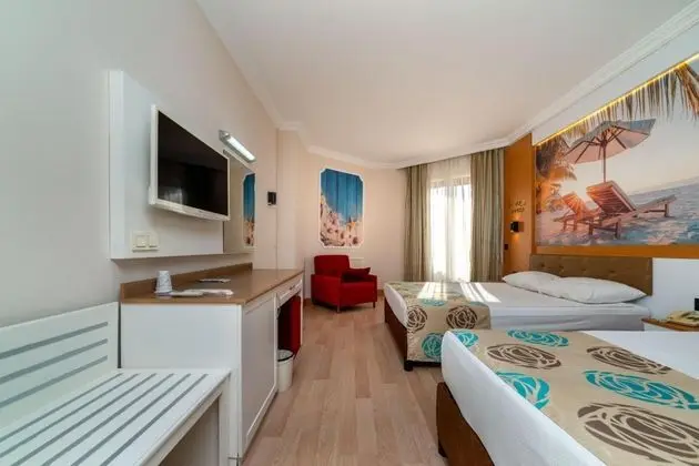Standart Oda, Havuz veya Bahçe Manzaralı, Balkonlu