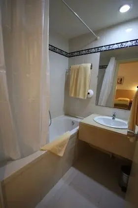 Üç Kişilik Oda, Bahçe Manzaralı