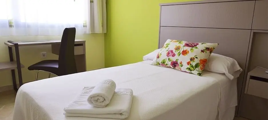 Tek Büyük Yataklı Oda, 2 Tek Kişilik Yatak