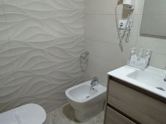 Tek Büyük Yataklı Oda, 2 Tek Kişilik Yatak