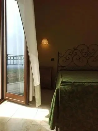 Üç Kişilik Oda, Deniz Manzaralı