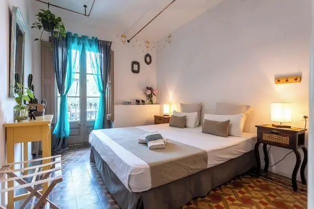 Basic Üç Kişilik Oda, Ortak Banyo