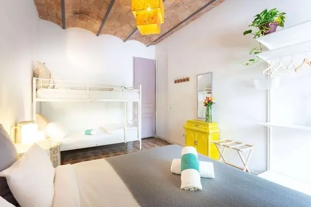 Basic Üç Kişilik Oda, Ortak Banyo