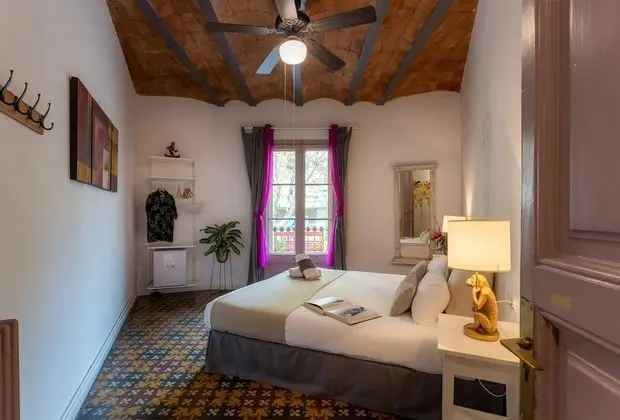 Tek Büyük Yataklı Oda, Ortak Banyo