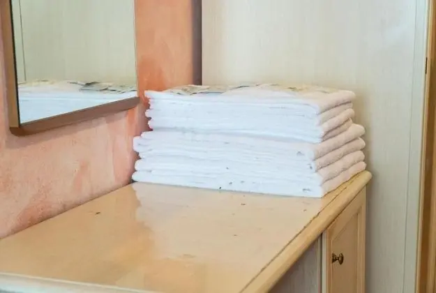 Tek Büyük veya İki Ayrı Yataklı Oda, Ortak Banyo