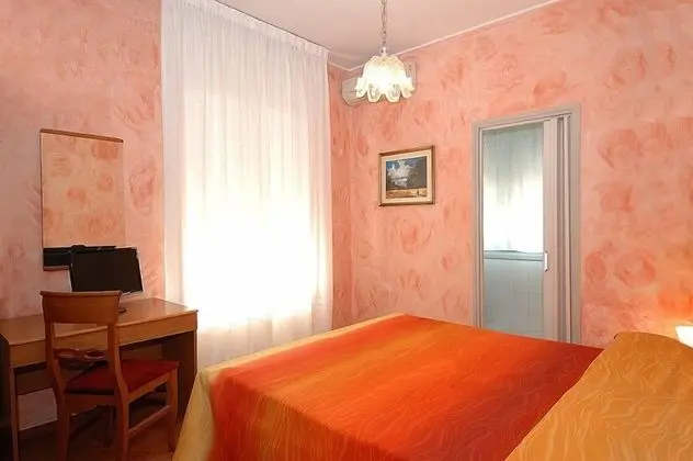 Üç Kişilik Oda, Banyolu/Duşlu
