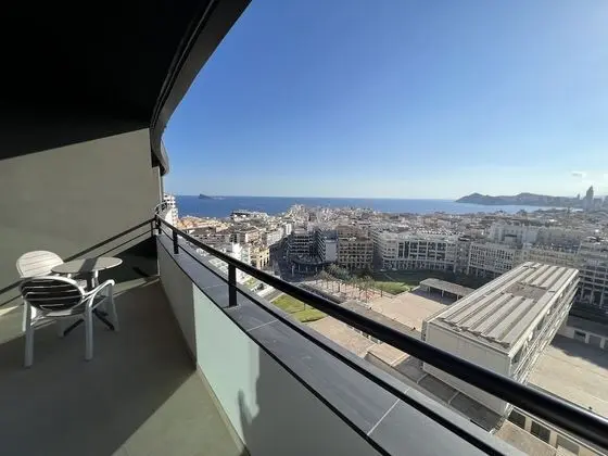 Premium Oda, Teras, Havuz Manzaralı (3 Adults + 1 child)