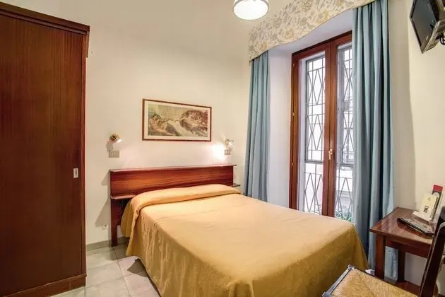 Standard Tek Büyük Yataklı Oda