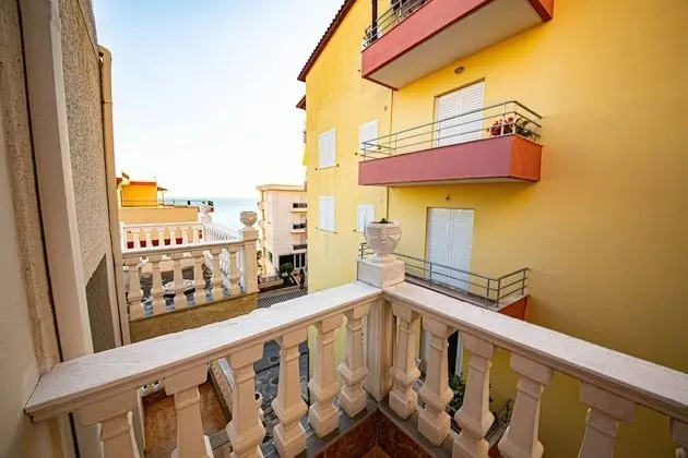 Dört Kişilik Oda, Balkon