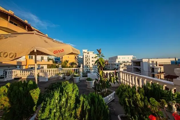 Family Oda, Balkon