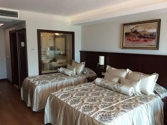 Aile Odası, Şehir Manzaralı