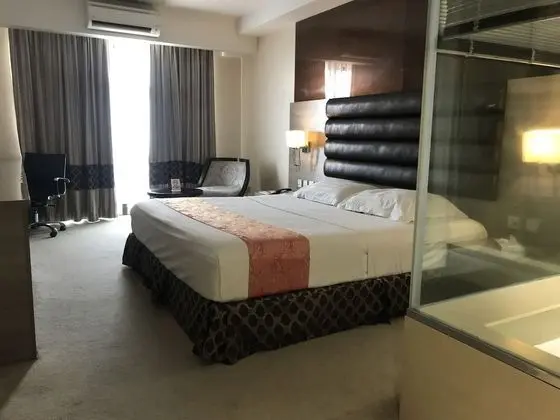Deluxe Oda, 1 En Büyük (King) Boy Yatak, Küvet