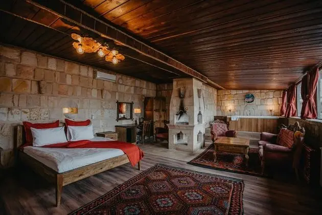 King Suite, Vadi Manzaralı, Şömineli ve Jakuzili