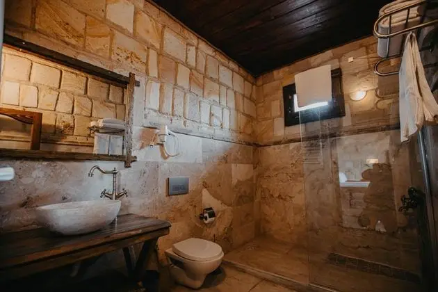 King Suite, Vadi Manzaralı, Şömineli ve Jakuzili
