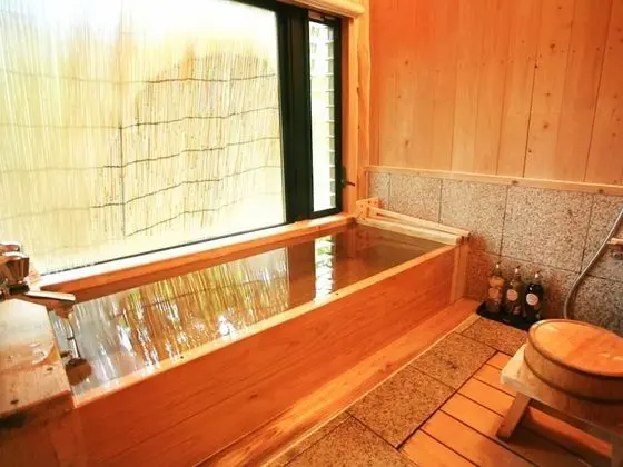Traditional Oda, Ek Bina (Japanese Style, Cypress Bath)
