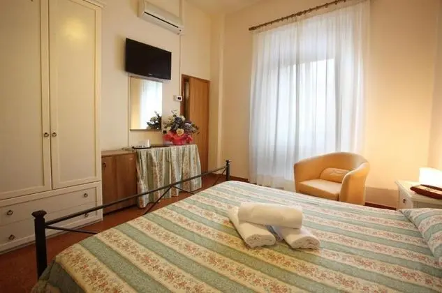 Tek Büyük veya İki Ayrı Yataklı Oda